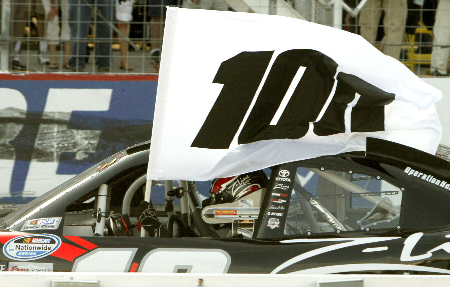 2011: Kyle Busch notches win No. 100 in NASCAR's three national series